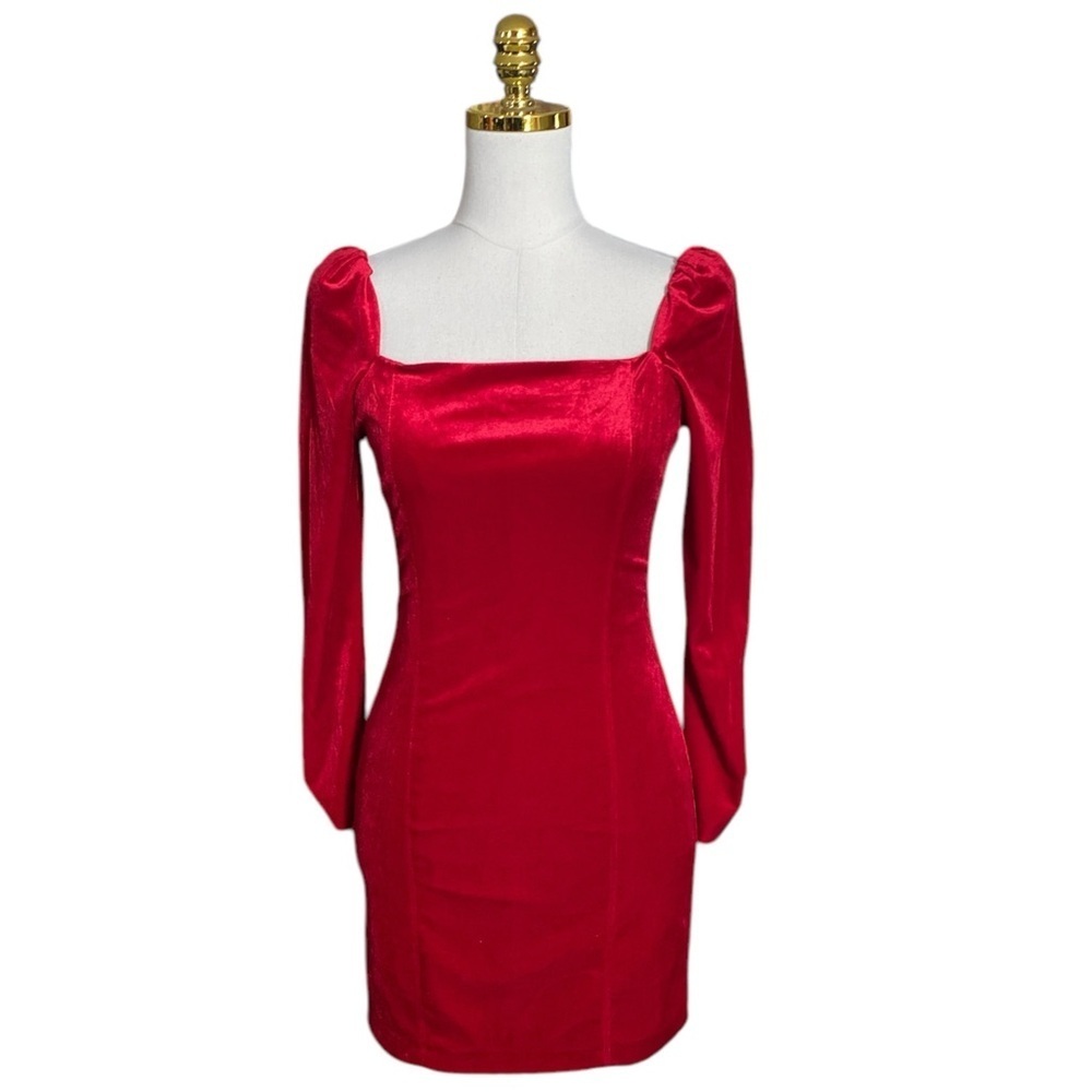 1.STATE Women’s Princess Seamed Red Velvet Mini Cocktail Dress Size Small - Picture 2 of 7